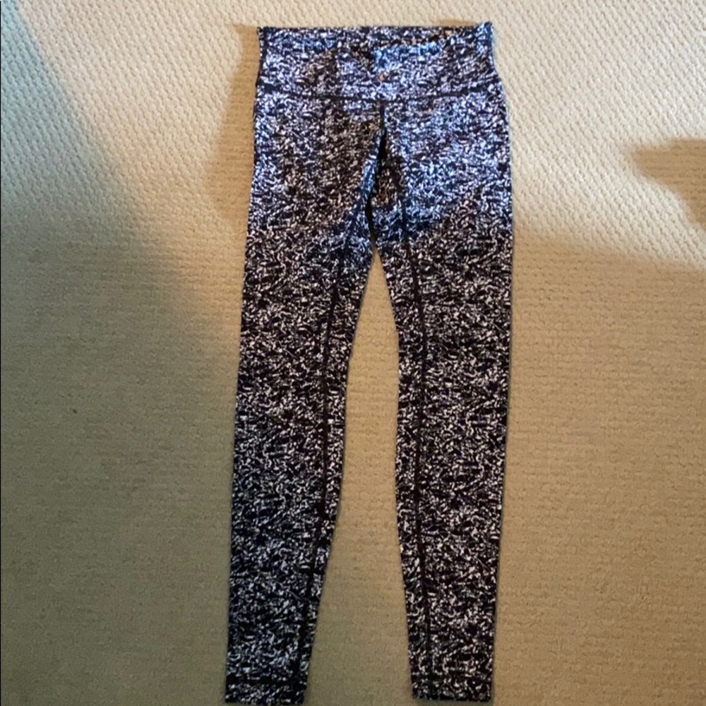 Lululemon patterned legging. Worn once!